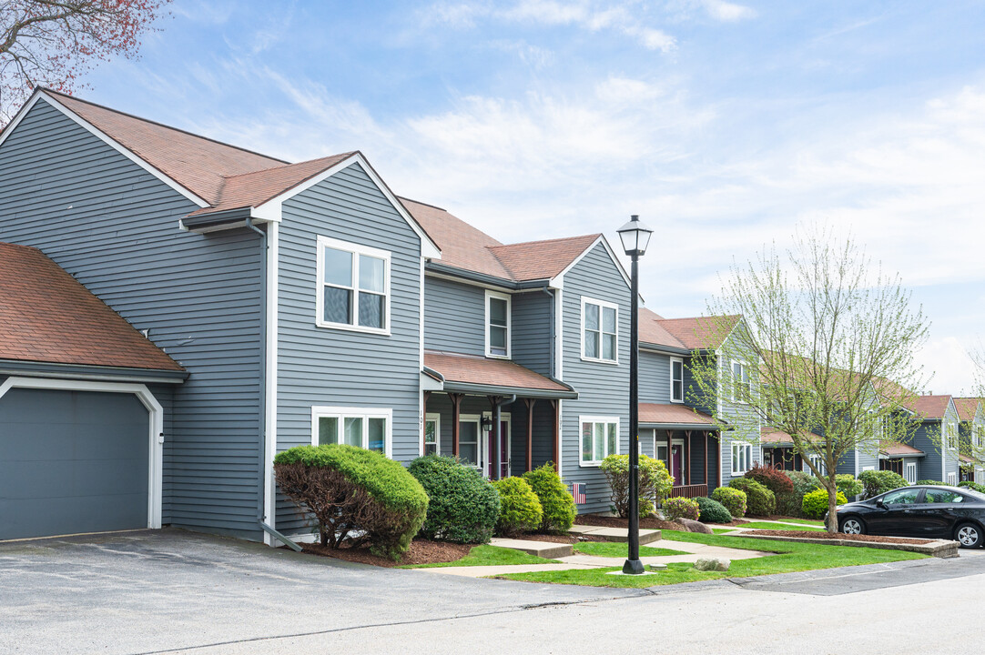 Valley View in Cumberland, RI - Foto de edificio