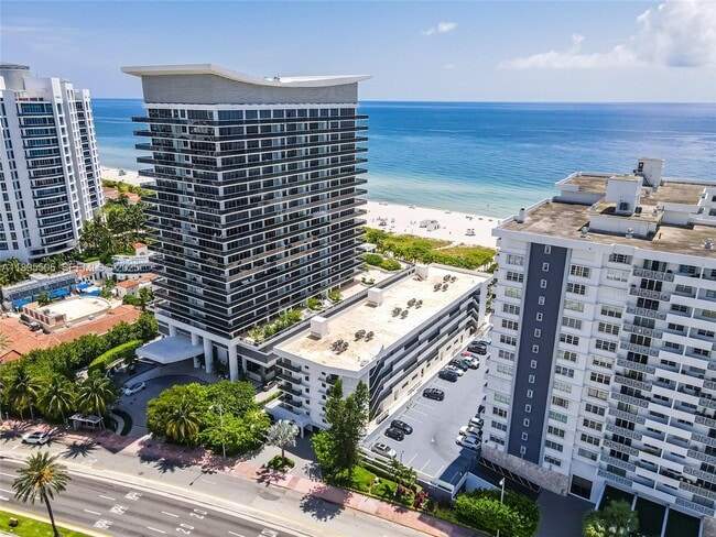 5845 Collins Ave in Miami Beach, FL - Building Photo - Building Photo