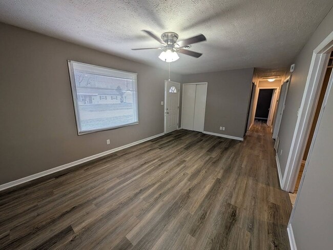 1618 Falke Dr in Dayton, OH - Building Photo - Building Photo