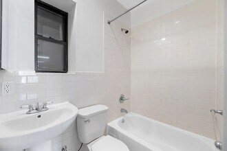 316 W 14th St in New York, NY - Building Photo - Building Photo