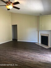 6902 Southern Oaks Dr W in Jacksonville, FL - Building Photo - Building Photo