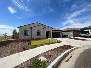 10821 Asuncion Pl in Bakersfield, CA - Building Photo - Building Photo