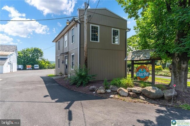 property at 1924 PA-212
