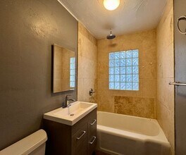 2750 W 1st Ave in Denver, CO - Building Photo - Building Photo