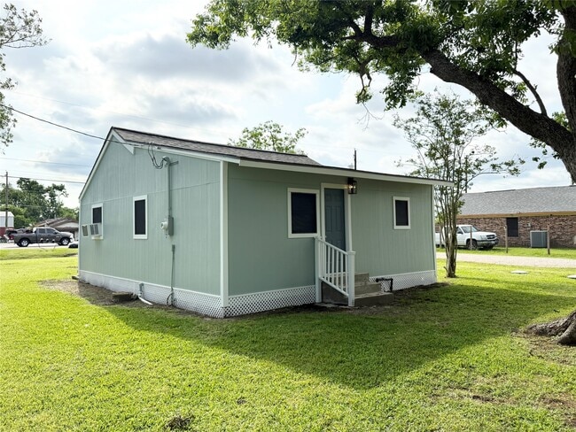 14070 S Hwy 288b in Angleton, TX - Building Photo - Building Photo