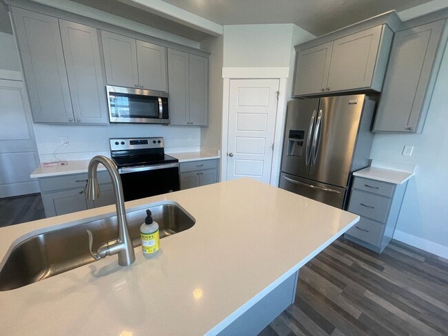 4013 W 740 N in Lehi, UT - Building Photo - Building Photo
