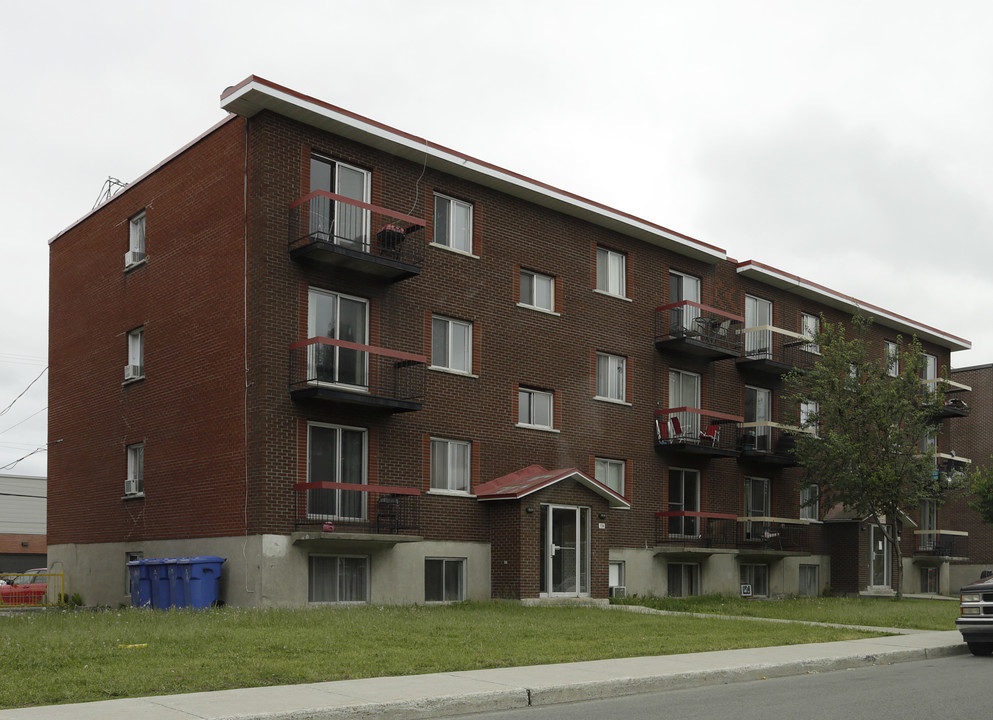 546-558 Piché in Terrebonne, QC - Building Photo