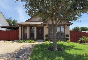 3601 Nubes Dr in Laredo, TX - Building Photo