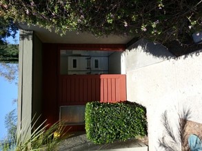 Rosewood Villas in Escondido, CA - Building Photo - Interior Photo