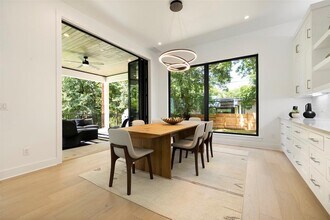 2504 Bluffview Dr in Austin, TX - Building Photo - Building Photo