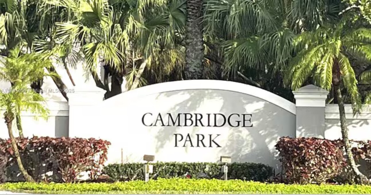 3005 NW 30th Ave in Lauderdale Lakes, FL - Building Photo