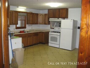 2866 Golfside Rd in Ann Arbor, MI - Building Photo - Building Photo