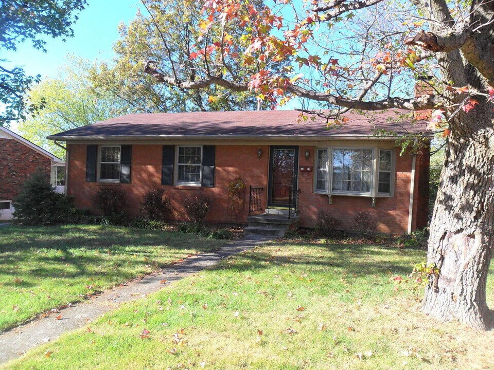 3267 Aqueduct Dr in Lexington, KY - Building Photo