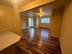 8616 14th Ave S, Unit 4 in Seattle, WA - Building Photo - Building Photo