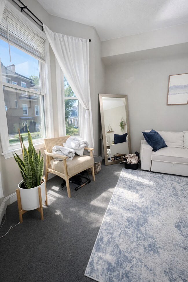 158 I St, Unit 2 in Boston, MA - Foto de edificio - Building Photo