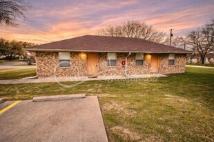 204 W Avenue F in Copperas Cove, TX - Building Photo