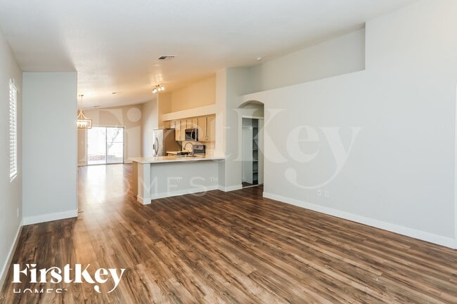 7908 Olympus Ave in Las Vegas, NV - Building Photo - Building Photo