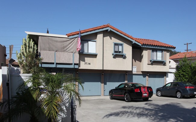 Palm Court in San Diego, CA - Foto de edificio - Building Photo