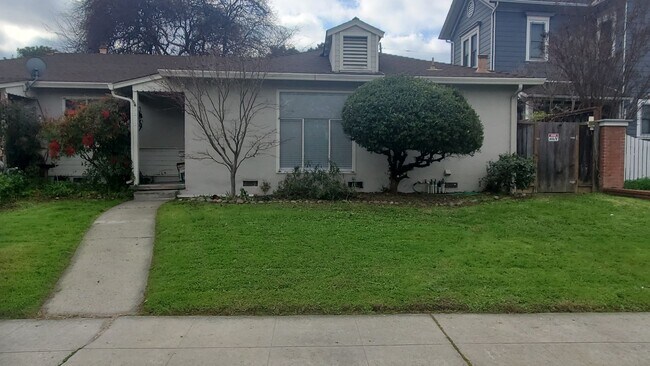property at 2204-2212 W Hedding St