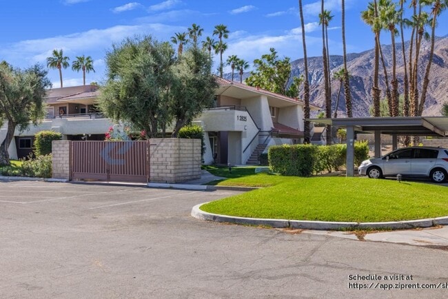 2825 N Los Felices Rd in Palm Springs, CA - Building Photo - Building Photo