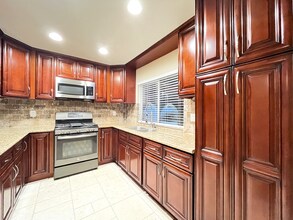 7640 Date St in Fontana, CA - Building Photo - Building Photo