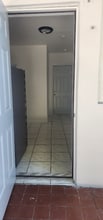3248 NW 102nd St, Unit Apartamento 2 in Miami, FL - Building Photo - Building Photo