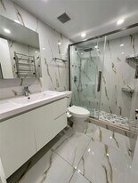 1885 W 56th St, Unit 209 in Hialeah, FL - Building Photo