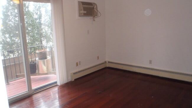 1129 N Shore Rd, Unit 1 in Revere, MA - Building Photo - Building Photo