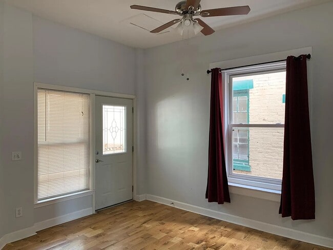 1221 S 4th St, Unit 2 in Louisville, KY - Building Photo - Building Photo