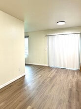 8150 Little Dipper Ave in Anchorage, AK - Building Photo - Building Photo