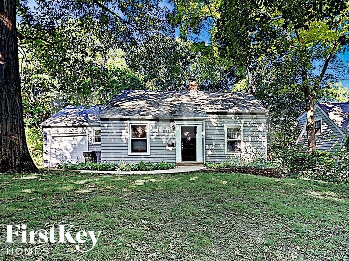 1184 Logan Ave in Elgin, IL - Building Photo