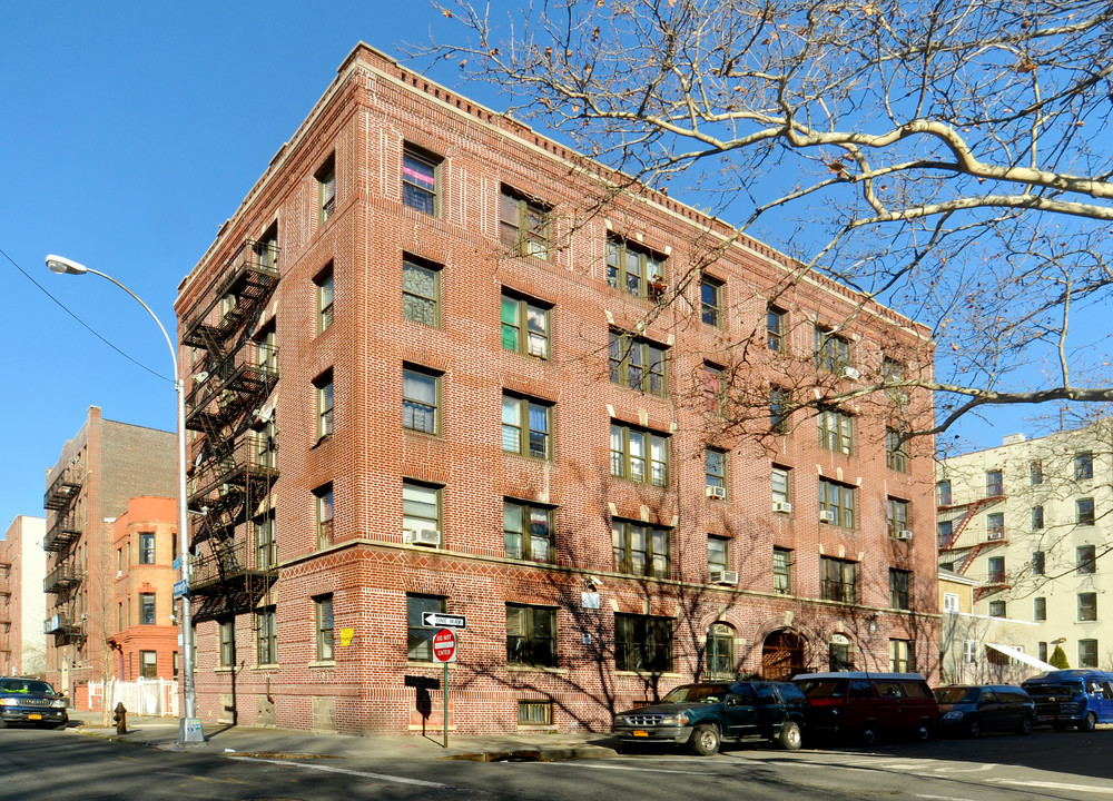 1809 Marmion Ave in Bronx, NY - Building Photo