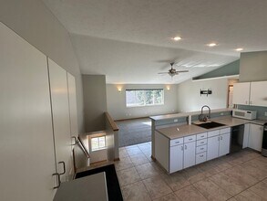 13238 Bluebird Ln-Unit -13238 Bluebird Lane in Council Bluffs, IA - Building Photo - Building Photo
