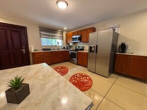 1940 Iwaho Pl in Honolulu, HI - Building Photo - Building Photo