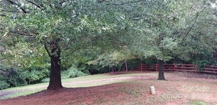 5473 Harris Cove Dr in Charlotte, NC - Building Photo - Building Photo