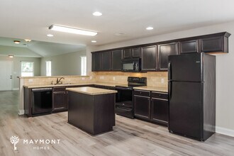 243 Bermuda Lakes Dr in Meridianville, AL - Building Photo - Building Photo