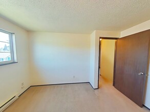 2622-2624 NW Coolidge Way in Corvallis, OR - Foto de edificio - Building Photo