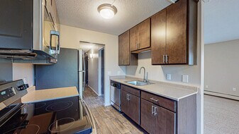 Meadowview in Anoka, MN - Building Photo