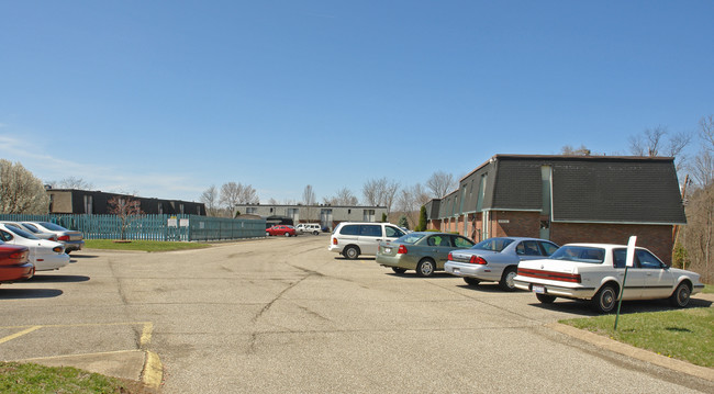 Putnam Place Apartments in Marietta, OH - Building Photo - Building Photo