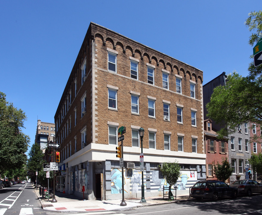 Pineview Apartments in Philadelphia, PA - Building Photo