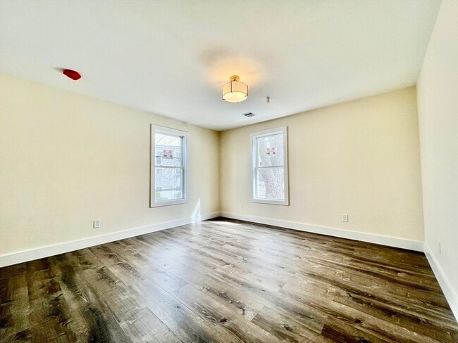 13 Dalby St in Newton, MA - Building Photo - Building Photo