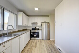 16440 Gouin Boul O in Montréal, QC - Building Photo - Building Photo