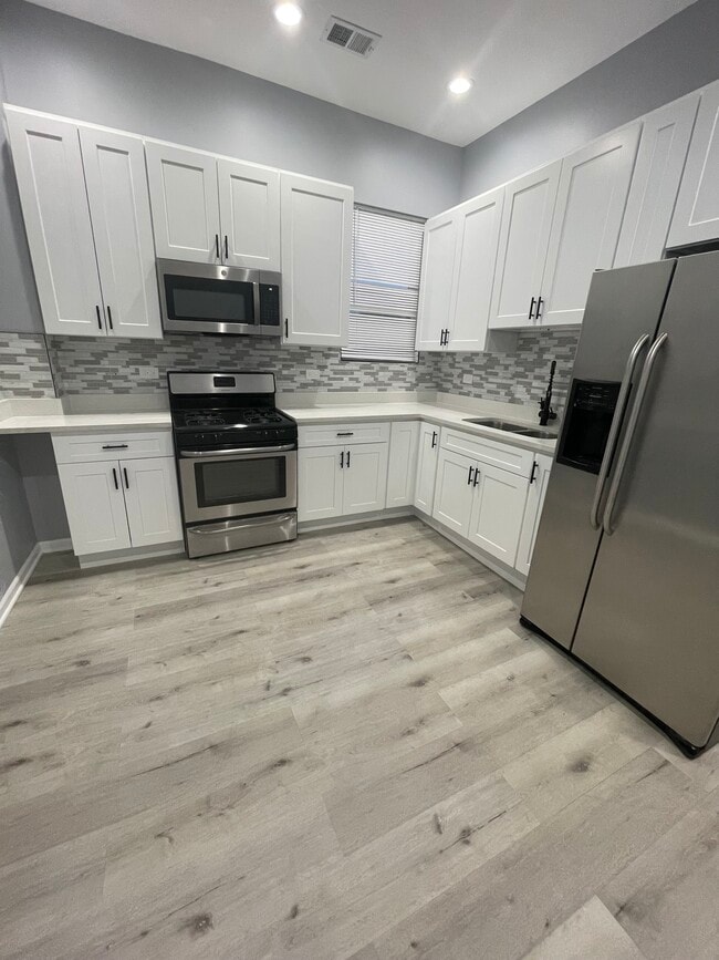 3130 W Arthington St, Unit RB#2