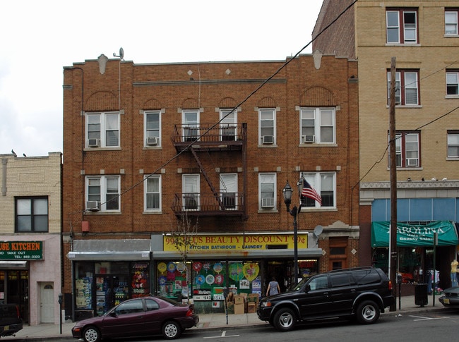 6311 Park Ave in West New York, NJ - Foto de edificio - Building Photo