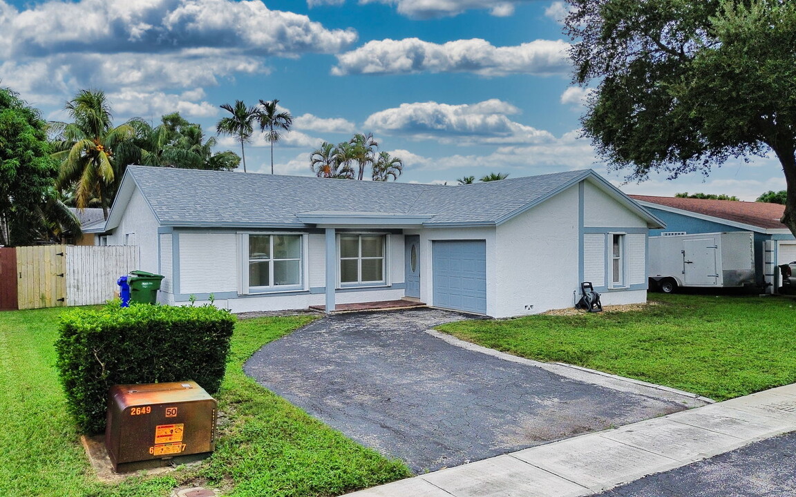 440 NW 4th St in Pembroke Pines, FL - Building Photo