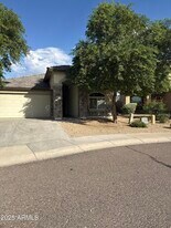 5623 S 27th Dr in Phoenix, AZ - Building Photo
