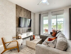 1199 Drop Ln in Kissimmee, FL - Building Photo - Building Photo