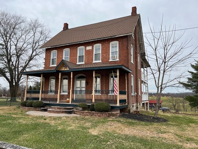 6363 Boyertown Pike in Douglassville, PA - Foto de edificio - Building Photo