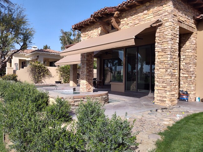 43347 Via Orvieto in Indian Wells, CA - Foto de edificio - Building Photo