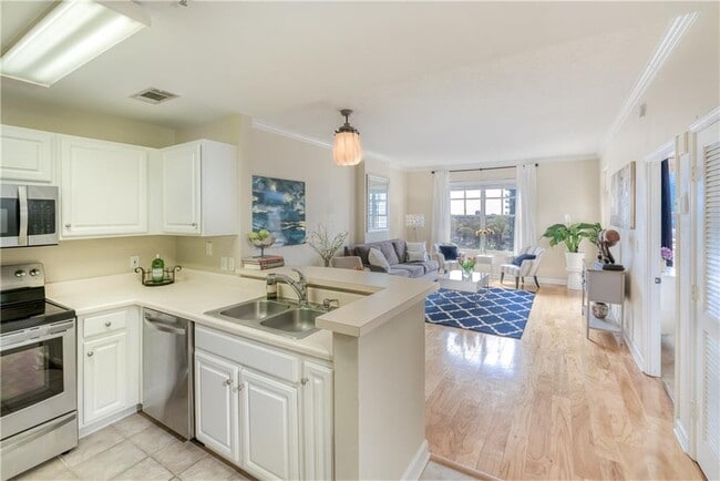 1101 Juniper St NE in Atlanta, GA - Foto de edificio - Building Photo